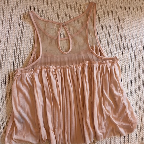 🩷Baby Pink Pleated Top - Picture 3 of 5